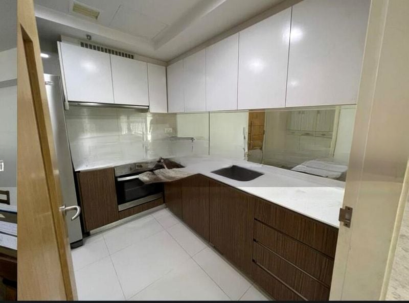 THE LAKEFRONT RESIDENCES 10