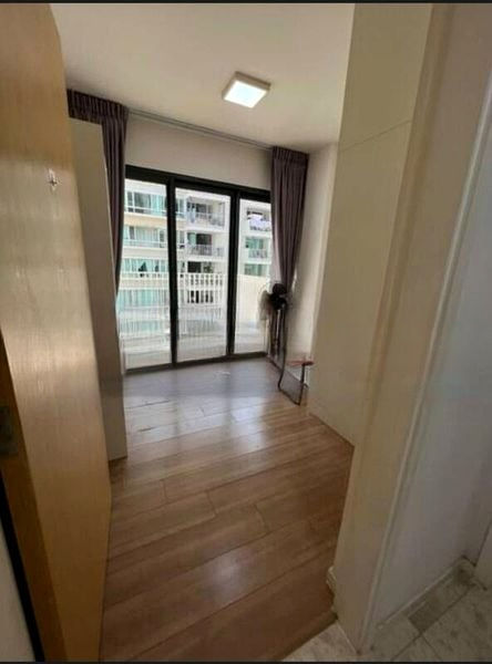 THE LAKEFRONT RESIDENCES 9