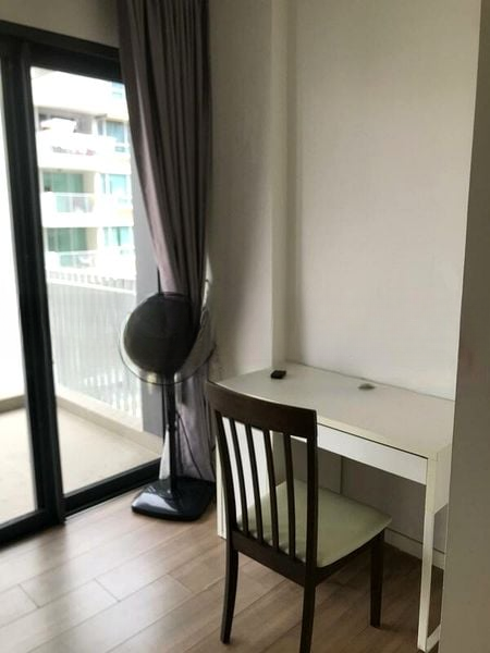 THE LAKEFRONT RESIDENCES 6