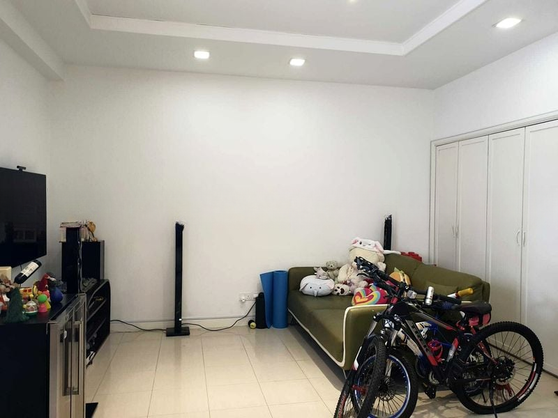 HIGH OAK CONDOMINIUM 5
