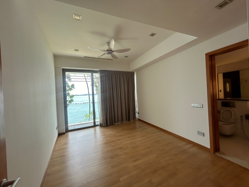 THE OCEANFRONT @ SENTOSA COVE 7