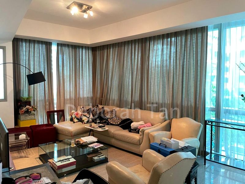 THE LIGHT @ CAIRNHILL 11