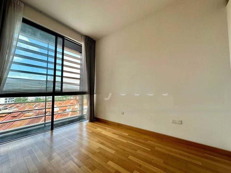 URBAN SUITES 8