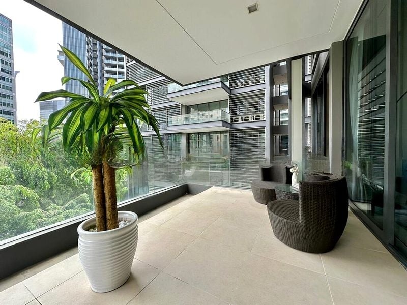URBAN SUITES 10