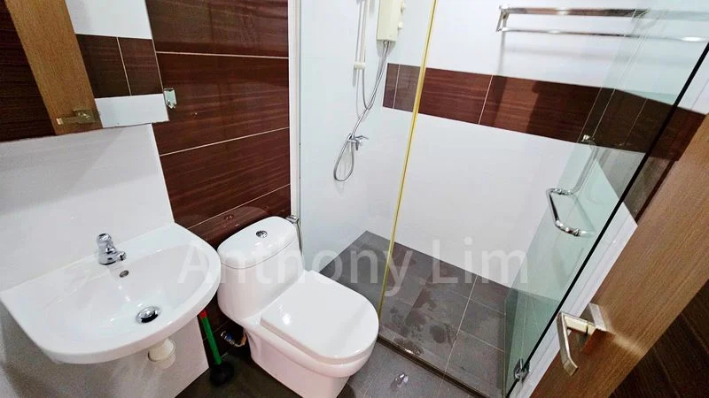 INTERNATIONAL PLAZA 6