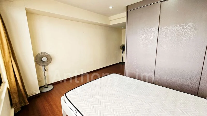 INTERNATIONAL PLAZA 7