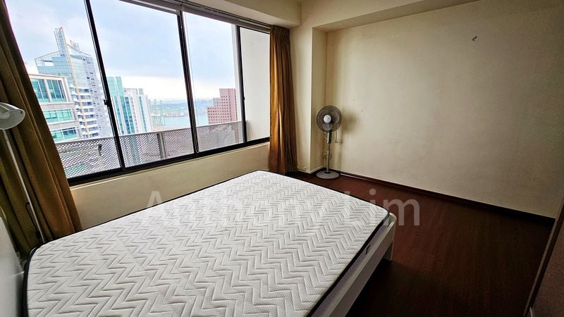 INTERNATIONAL PLAZA 8