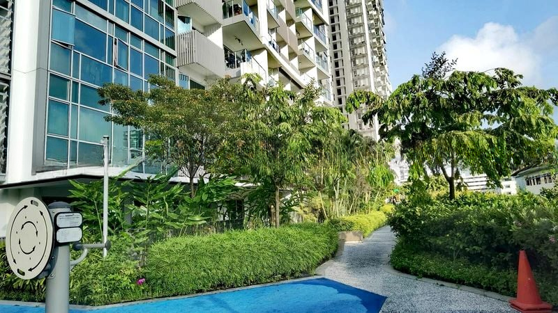 EIGHT RIVERSUITES 12