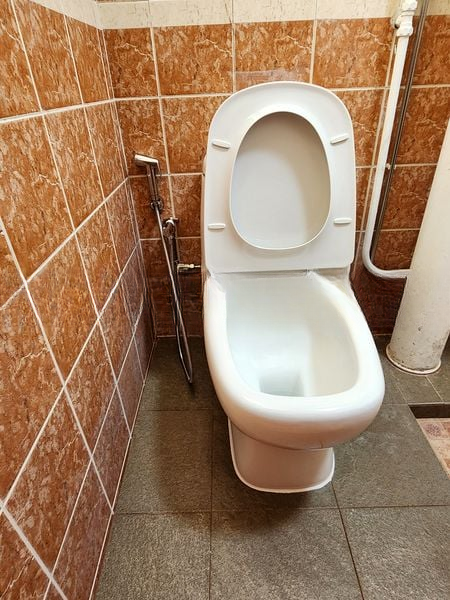 C'WEALTH AVE WEST 12