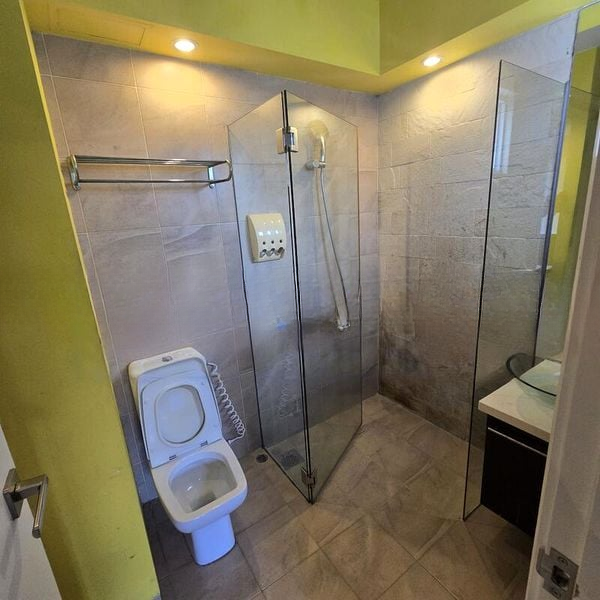 GEYLANG EAST AVE 1 6