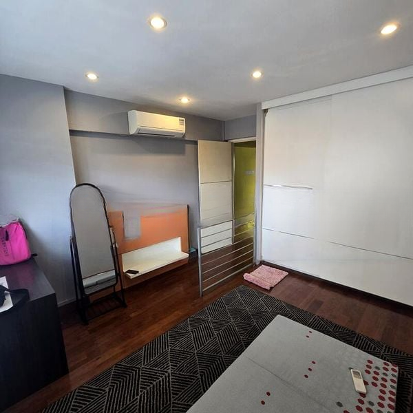 GEYLANG EAST AVE 1 5