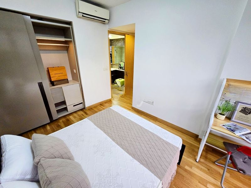 COMMONWEALTH TOWERS 7