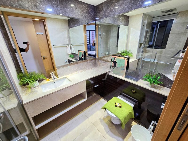 COMMONWEALTH TOWERS 5