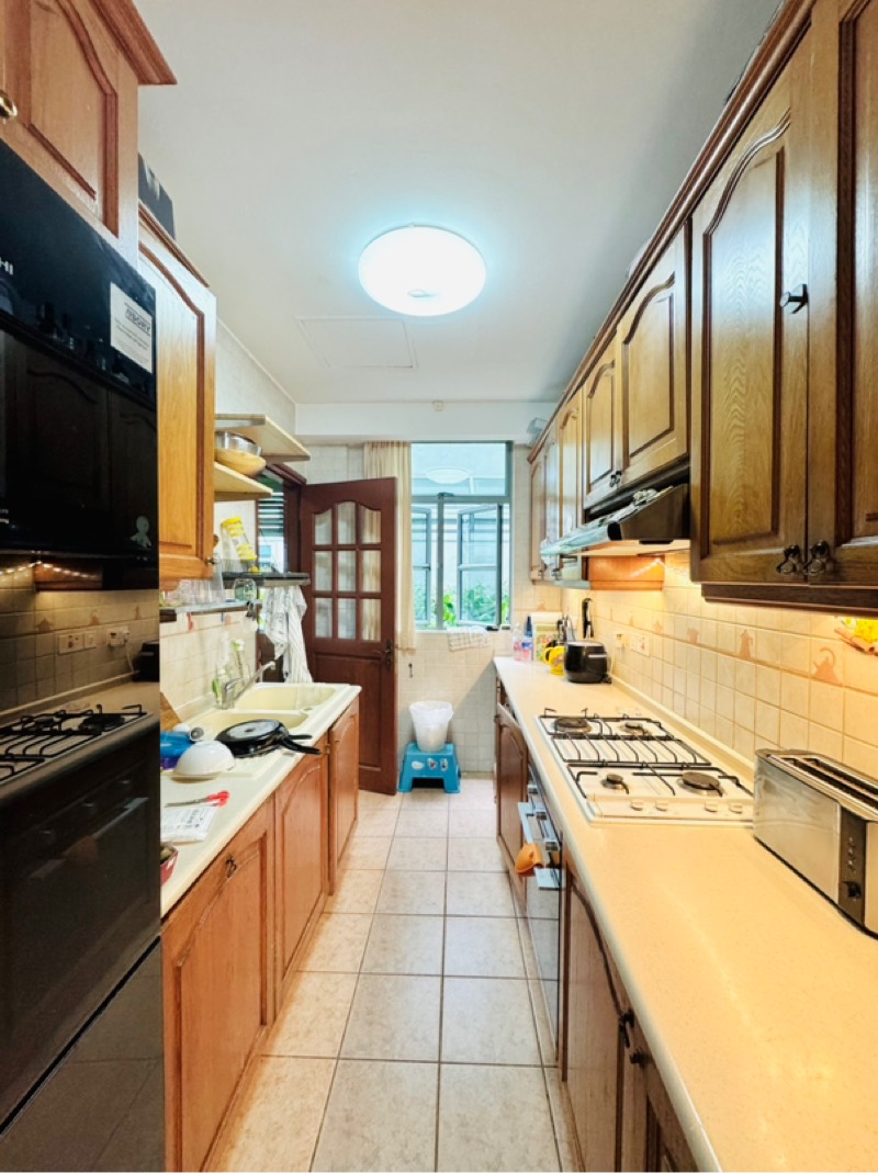 1 KING ALBERT PARK 18