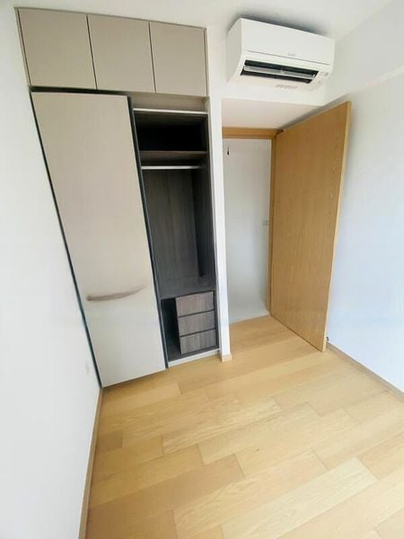 MIDWOOD 6