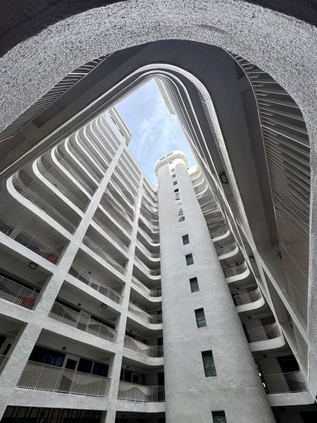 INTERNATIONAL PLAZA 8