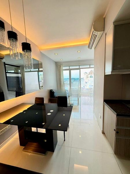 THE METROPOLITAN CONDOMINIUM 6