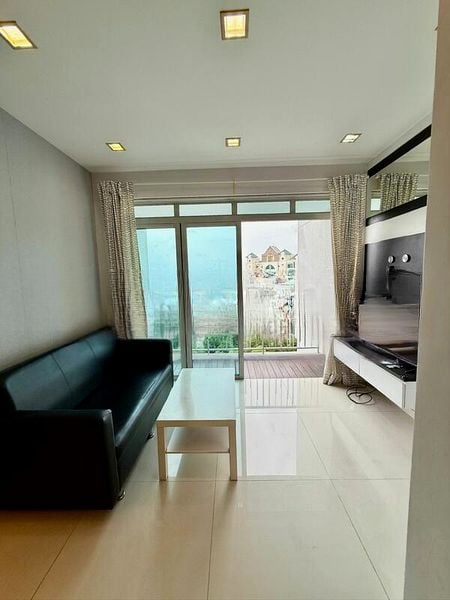 THE METROPOLITAN CONDOMINIUM 5