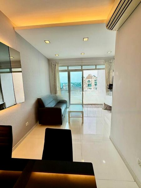 THE METROPOLITAN CONDOMINIUM 4