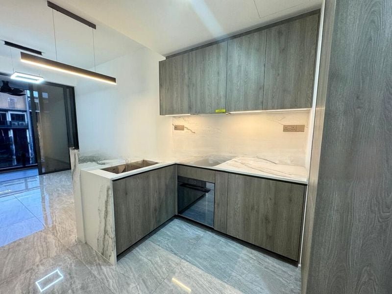 LEEDON GREEN 11