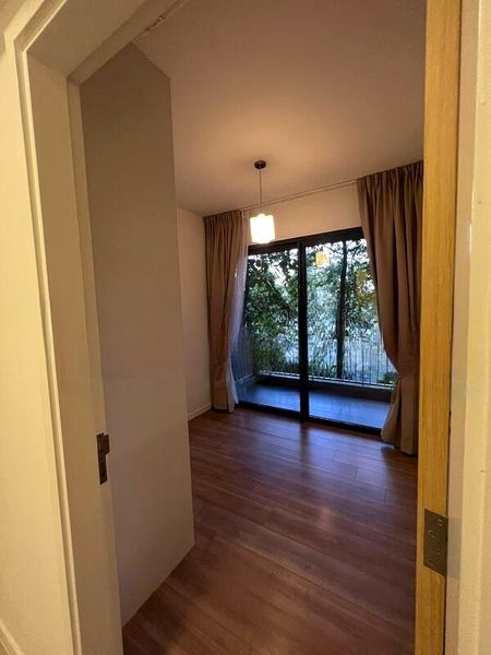 THE LAKEFRONT RESIDENCES 3