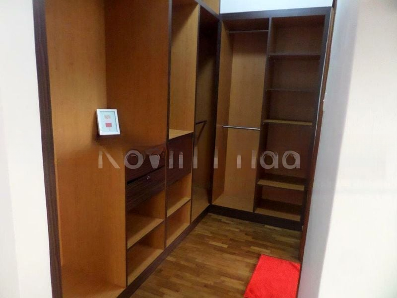 INTERNATIONAL PLAZA 10