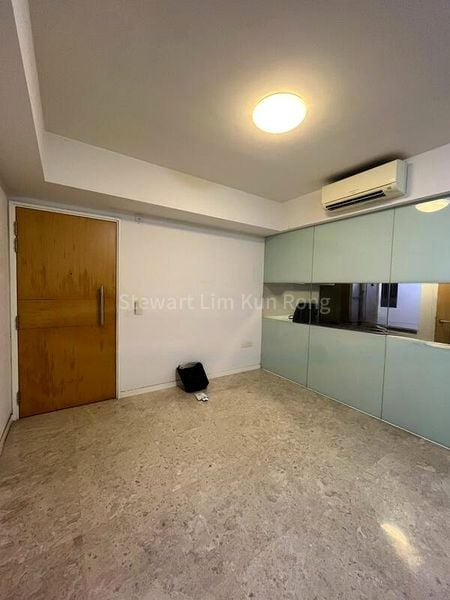 THE LAKEFRONT RESIDENCES 4