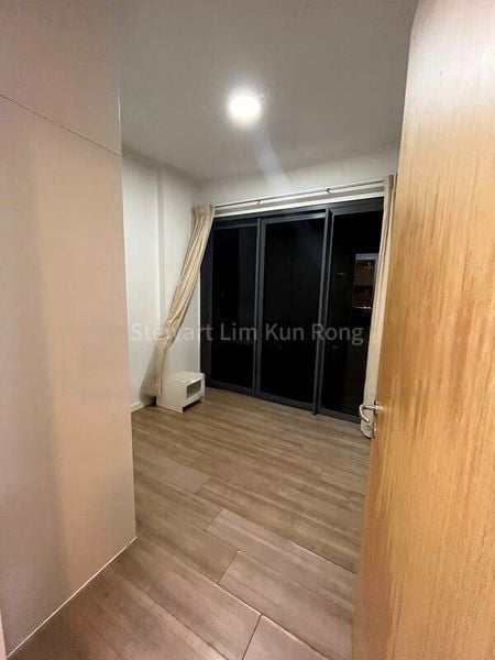 THE LAKEFRONT RESIDENCES 6