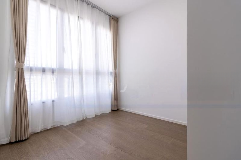 AVENUE SOUTH RESIDENCE 8