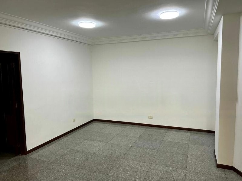 FRAGRANCE COURT 7