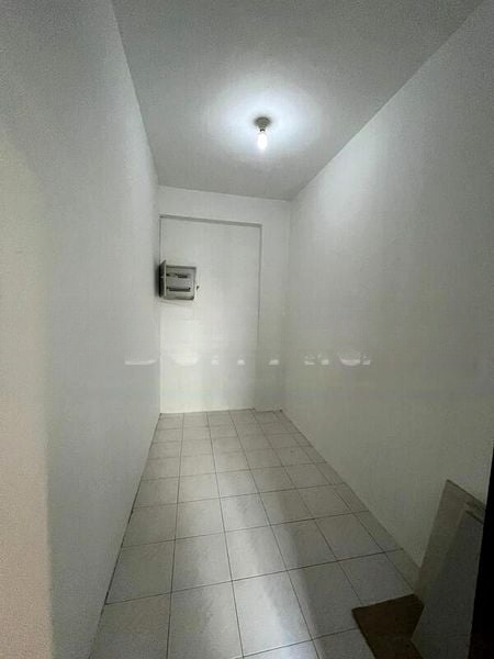 FRAGRANCE COURT 6