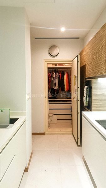 CONCOURSE SKYLINE 14