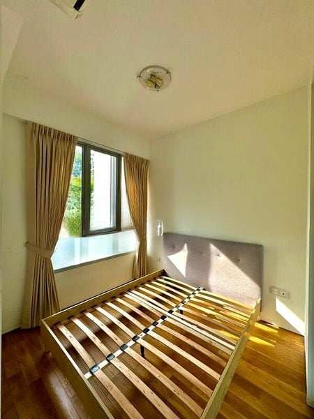 SUITES @ NEWTON 4