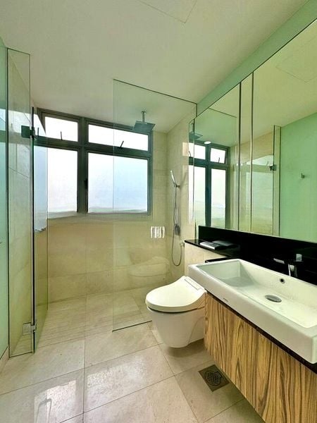 SUITES @ NEWTON 5