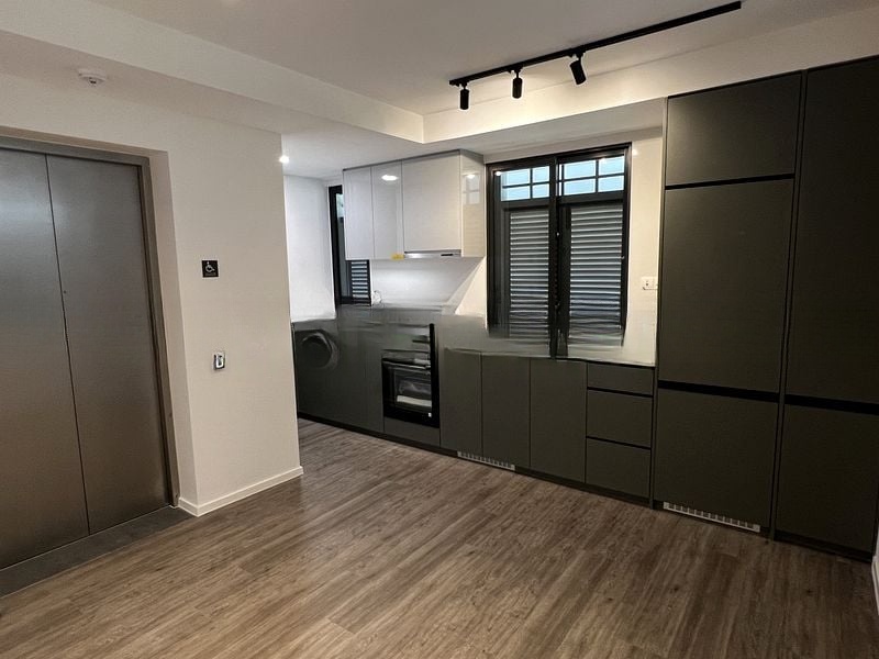 AVENUE SOUTH RESIDENCE 5