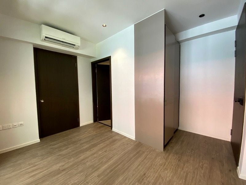 AVENUE SOUTH RESIDENCE 7