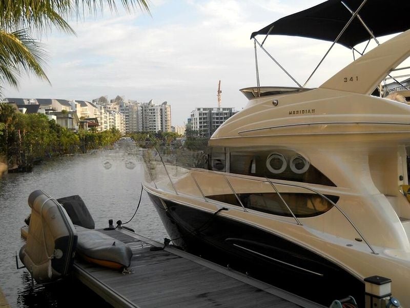 THE BERTH BY THE COVE 8