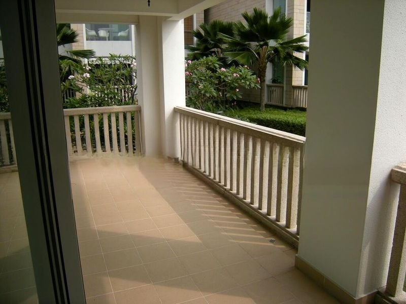 THE BERTH BY THE COVE 10