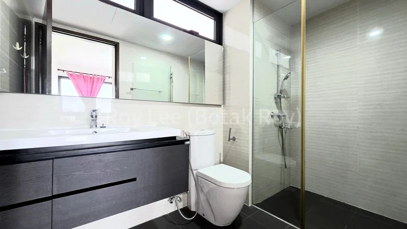 RIVERPARC RESIDENCE 7