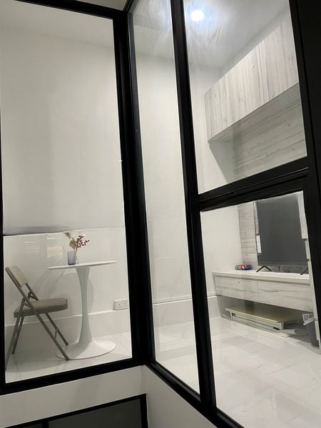 PARK 1 SUITES 7