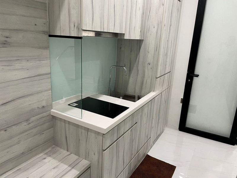 PARK 1 SUITES 3