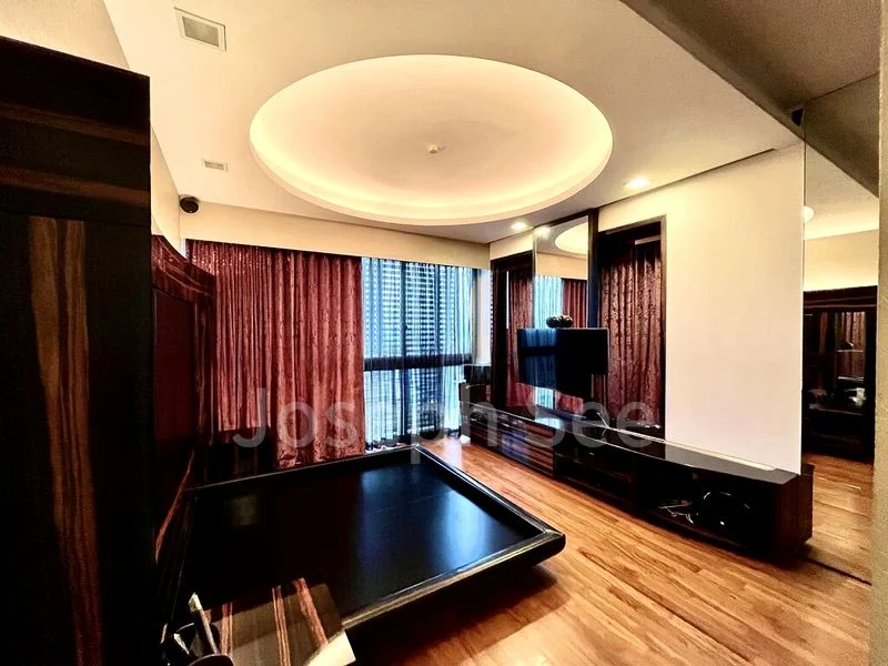 THE SEAFRONT ON MEYER 5