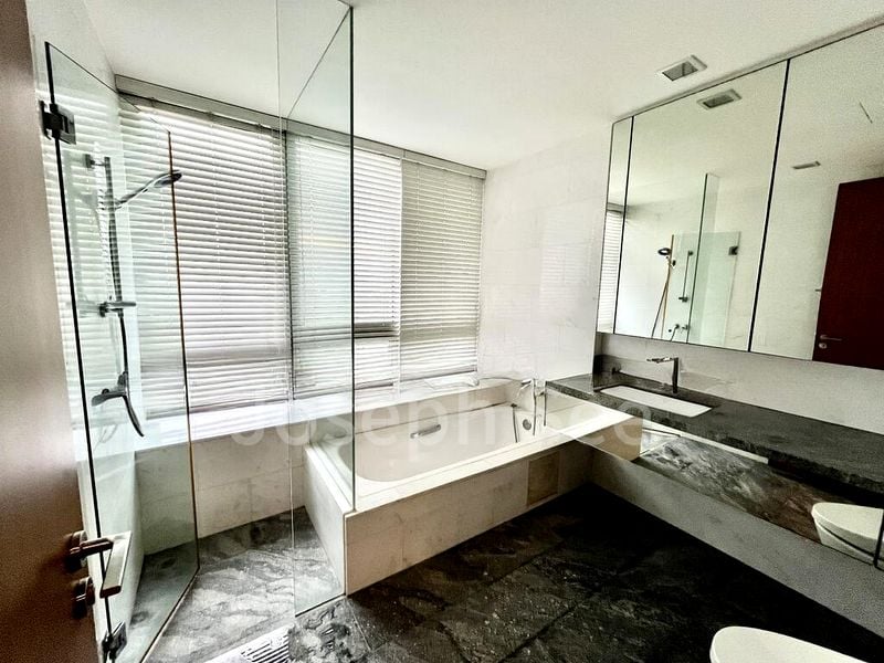 THE SEAFRONT ON MEYER 6