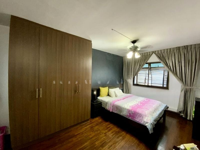 WELLINGTON CIRCLE 10