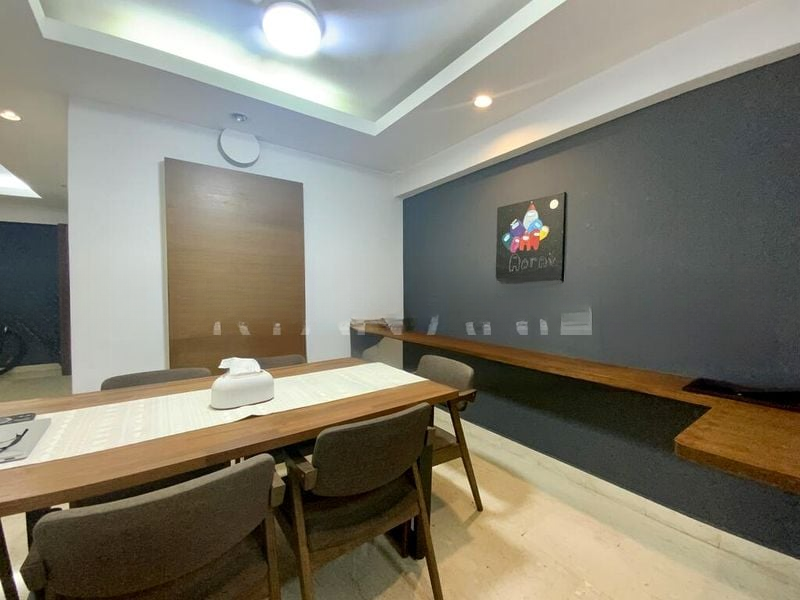 WELLINGTON CIRCLE 14