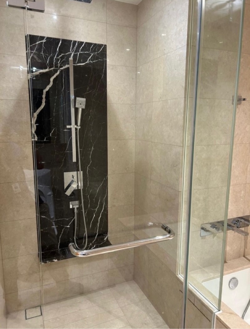 MARINA BAY SUITES 12