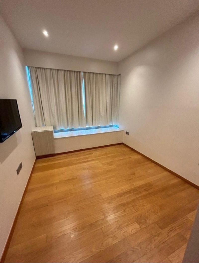 MARINA BAY SUITES 10