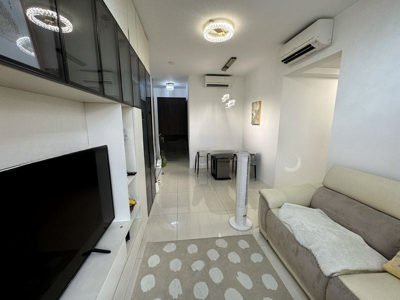 RIVERFRONT RESIDENCES 5