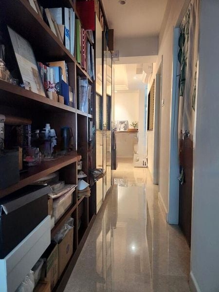 SUNNY PALMS 9