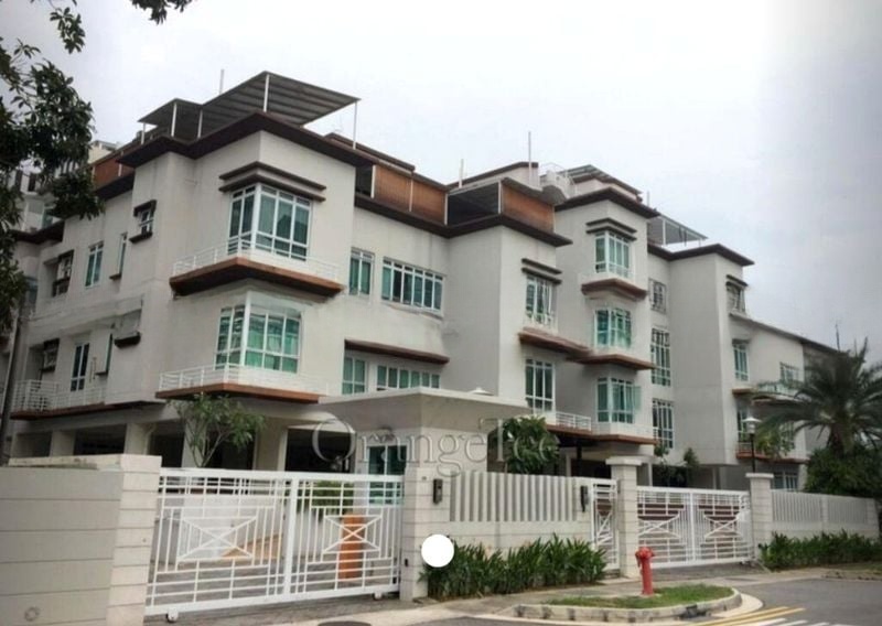 SUNNY PALMS 3